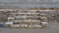 Mur et escaliers en pierre